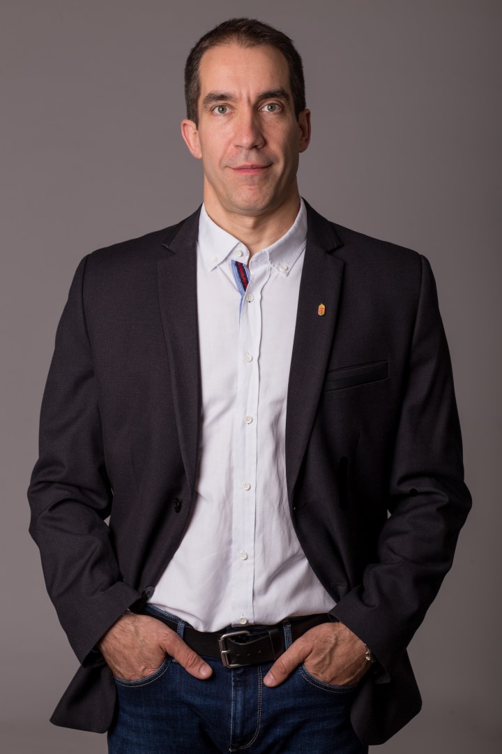 kép